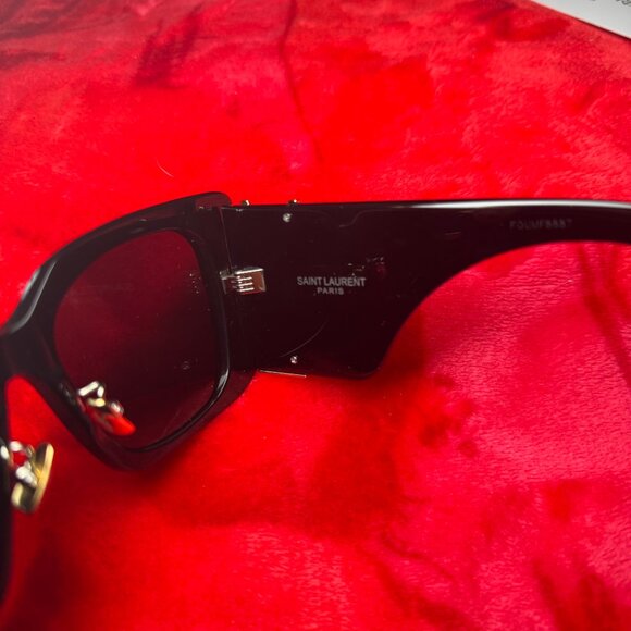 Saint Laurent Statement Black Shades – Gold Logo Glam main image 4